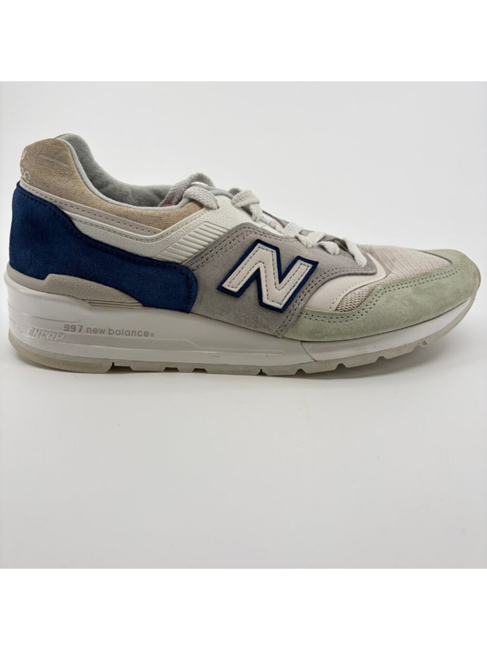 New Balance 997 Seasonal Colors Mens Size 8 White Green Running Shoes Sneakers